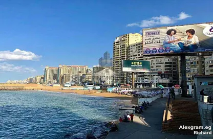 Shop - Studio - 2 Bathrooms for rent in Al Geish Road - Glim - Hay Sharq - Alexandria