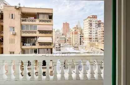Apartment - 3 Bedrooms - 2 Bathrooms for sale in Mahmoud Al Essawy St. - Miami - Hay Awal El Montazah - Alexandria