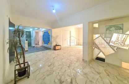 Apartment - 2 Bedrooms - 2 Bathrooms for sale in Mustafa Kamel - Hay Sharq - Alexandria
