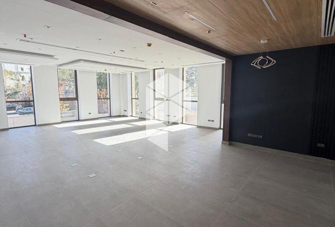 102623373 - Property Image 2