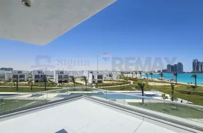 فيلا - 5 غرف نوم - 5 حمامات للبيع في العلمين - الساحل الشمالي