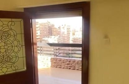 شقة - 3 غرف نوم - 4 حمامات للايجار في شارع عبد الحي حجازي - المنطقة الثامنة - مدينة نصر - القاهرة