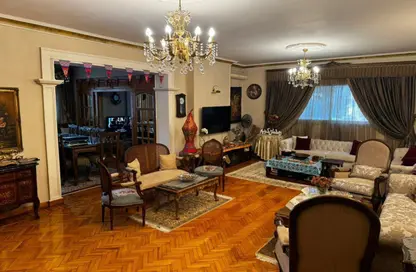 شقة - 3 غرف نوم - 2 حمامات للبيع في شارع عمان - الدقي - الجيزة