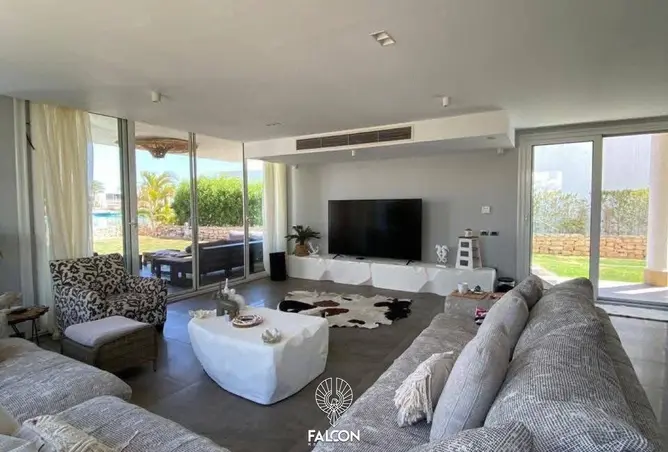 101783988 - Property Image 2