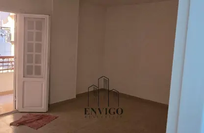 Apartment - 3 Bedrooms - 1 Bathroom for sale in Mostafa Al Nahas St. - 6th Zone - Nasr City - Cairo