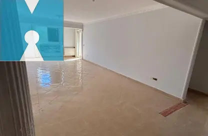 شقة - 3 غرف نوم - 2 حمامات للبيع في حدائق المهندسين - الحي الرابع - الشيخ زايد - الجيزة