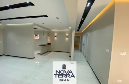 Roof - 3 Bedrooms - 2 Bathrooms for sale in 16th District - Sheikh Zayed City - Giza