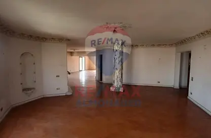 Penthouse - 5 Bedrooms - 5 Bathrooms for sale in Zamalek - Cairo