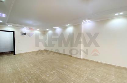 Apartment - 3 Bedrooms - 2 Bathrooms for sale in Port Said St. - Sporting - Hay Sharq - Alexandria