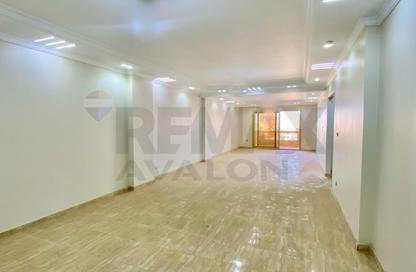 Apartment - 3 Bedrooms - 2 Bathrooms for sale in Port Said St. - Sporting - Hay Sharq - Alexandria