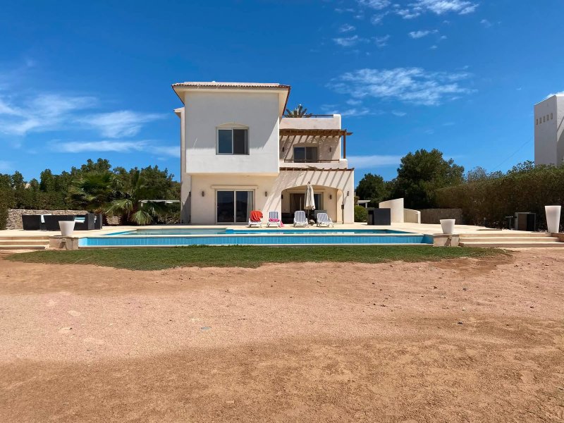 4BR Villa | Private Pool | White Villas