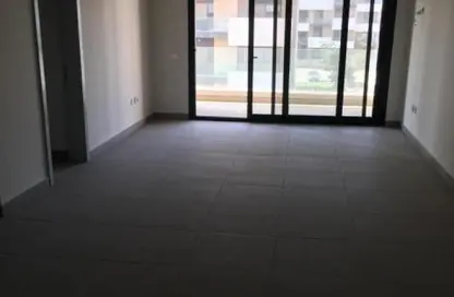 شقة - 2 غرف نوم - 2 حمامات للبيع في كمبوند البروج - كمبوندات الشروق - مدينة الشروق - القاهرة