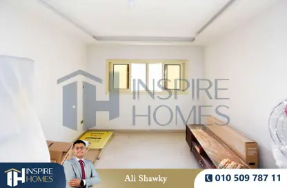 Apartment - 2 Bedrooms - 1 Bathroom for sale in Laurent - Hay Sharq - Alexandria