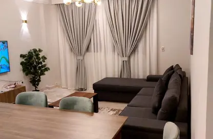 شقة - 3 غرف نوم - 2 حمامات للايجار في حى القرنفل - التجمع الخامس - مدينة القاهرة الجديدة - القاهرة