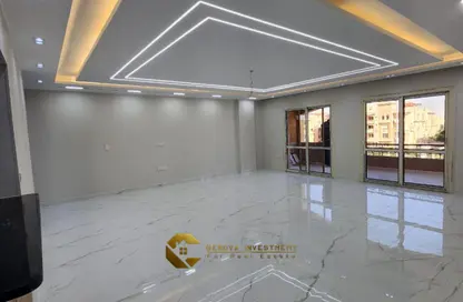 شقة - 3 غرف نوم - 2 حمامات للايجار في شارع المهندس احمد كمال حمدي - الحي السادس عشر - الشيخ زايد - الجيزة