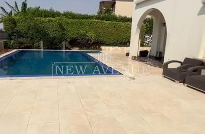 Villa - 4 Bedrooms - 5 Bathrooms for sale in Uptown Cairo - Mokattam - Cairo