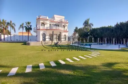 Villa - 7+ Bedrooms - 7+ Bathrooms for rent in Green Belt Gate 6 Road - Green Belt - 6 October City - Giza