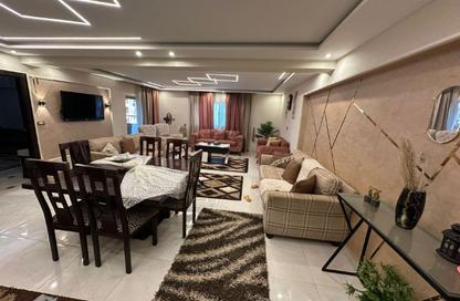 Apartment - 3 Bedrooms - 1 Bathroom for sale in Mohammed Al Maqref St. - 6th Zone - Nasr City - Cairo