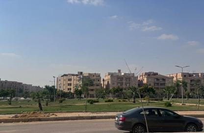 شقة - 3 غرف نوم - 3 حمامات للبيع في المجاورة الرابعة - المنطقة الخامسة - مدينة الشروق - القاهرة