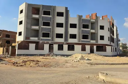 شقة - 3 غرف نوم - 2 حمامات للبيع في المجاورة الاولي - الحي الثاني شرق - مدينة الشروق - القاهرة