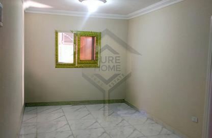 Apartment - 3 Bedrooms - 1 Bathroom for sale in Moharam Bek St. - Moharam Bek - Hay Wasat - Alexandria