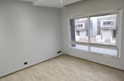 Townhouse - 3 - 3 for rent in Cluster 18 - Hyde Park - New Cairo City - Cairo