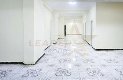 مساحات مكتبية - استوديو - 2 حمامات للبيع في طريق الجيش - ميامي - حي اول المنتزة - الاسكندرية
