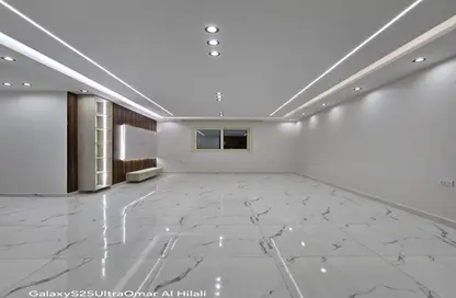 شقة - 3 غرف نوم - 2 حمامات للبيع في البوابة الرابعة - مينا - حدائق الاهرام - الجيزة