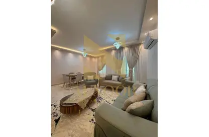 شقة - 3 غرف نوم - 3 حمامات للايجار في الجومان - الحي السابع - الشيخ زايد - الجيزة