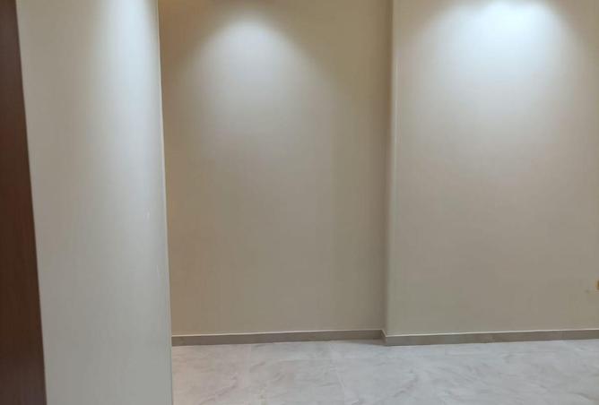 8709418 - Property Image 2