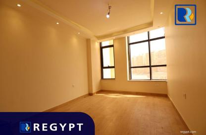 Office Space - 3 Bedrooms - 2 Bathrooms for rent in Zahraa Al Maadi St. - Degla - Hay El Maadi - Cairo