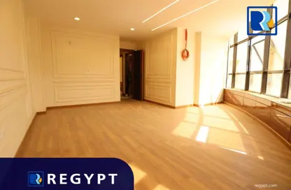 Office Space - 3 Bedrooms - 2 Bathrooms for rent in Zahraa Al Maadi St. - Degla - Hay El Maadi - Cairo