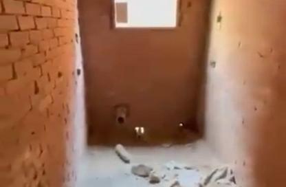 شقة - 3 غرف نوم - 3 حمامات للبيع في المنطقة السادسة شرق - مدينة الشروق - القاهرة