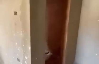 شقة - 3 غرف نوم - 3 حمامات للبيع في المنطقة السادسة شرق - مدينة الشروق - القاهرة