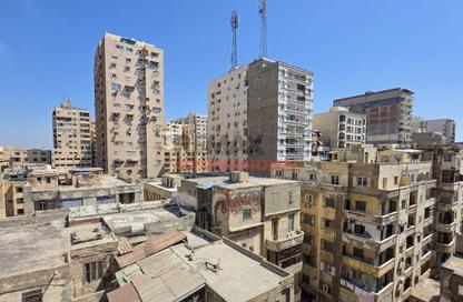 شقة - 3 غرف نوم - 2 حمامات للبيع في طريق الجيش - كامب شيزار - حي وسط - الاسكندرية