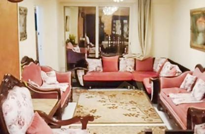 Apartment - 3 Bedrooms - 1 Bathroom for sale in Al Nasr St. - Smouha - Hay Sharq - Alexandria