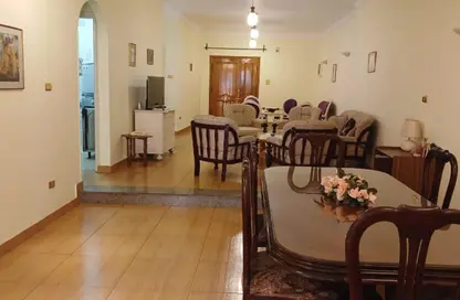 Apartment - 3 Bedrooms - 2 Bathrooms for rent in Hassan Assem St. - Zamalek - Cairo Apartment - 3 Bedrooms - 2 Bathrooms for rent in Hassan Assem St. - Zamalek - Cairo