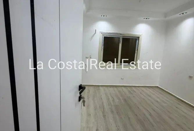 98549540 - Property Image 2