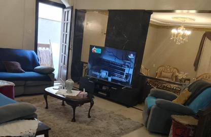 Apartment - 3 Bedrooms - 3 Bathrooms for sale in Moez Al Dawla St. - 6th Zone - Nasr City - Cairo