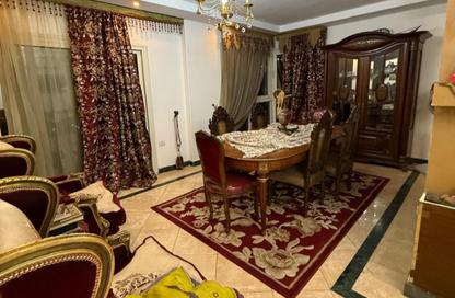 Apartment - 4 Bedrooms - 2 Bathrooms for sale in Quraish St. - 6th Zone - Nasr City - Cairo