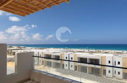 شاليه - 2 غرف نوم - 2 حمامات للبيع في بيت البحر - سيدي حنيش - الساحل الشمالي