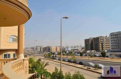 مساحات مكتبية - 6 غرف نوم - 4 حمامات للايجار في وسط القاهرة الجديدة - شارع التسعين الشمالي - التجمع الخامس - مدينة القاهرة الجديدة - القاهرة