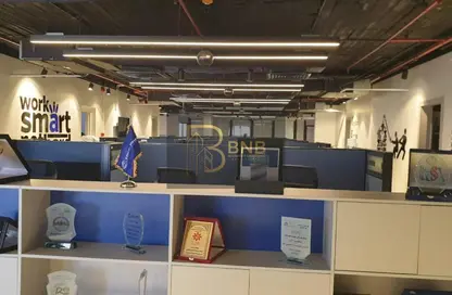 مساحات مكتبية - استوديو - 4 حمامات للايجار في شارع التسعين الشمالي - التجمع الخامس - مدينة القاهرة الجديدة - القاهرة