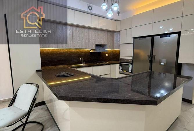 102076000 - Property Image 3