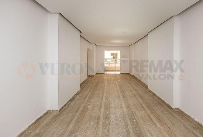 82103601 - Property Main Image