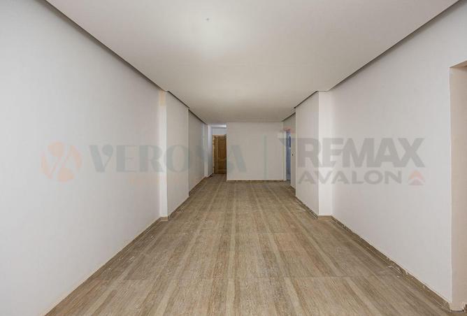 82103601 - Property Image 2