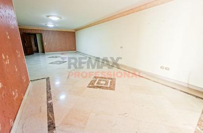 Apartment - 3 - 2 for sale in Ibrahim Rady St. - Bolkly - Hay Sharq - Alexandria