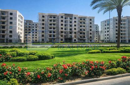 Apartment - 2 Bedrooms - 2 Bathrooms for sale in Mohamed Naguib Axis - North Investors Area - New Cairo City - Cairo