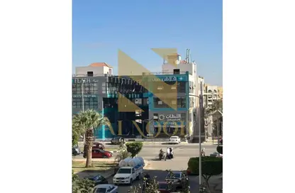 شقة - 2 غرف نوم - 1 حمام للبيع في شارع 10 - الحي الاول - الشيخ زايد - الجيزة