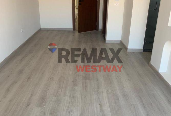 8526100 - Property Image 3